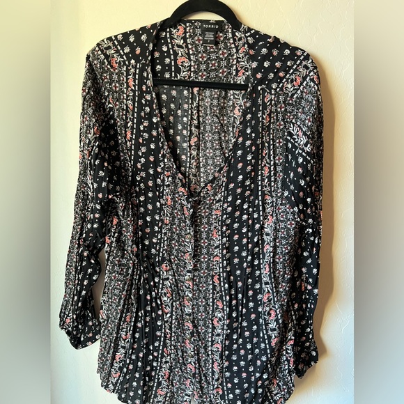 Torrid Print Blouse - Picture 1 of 1
